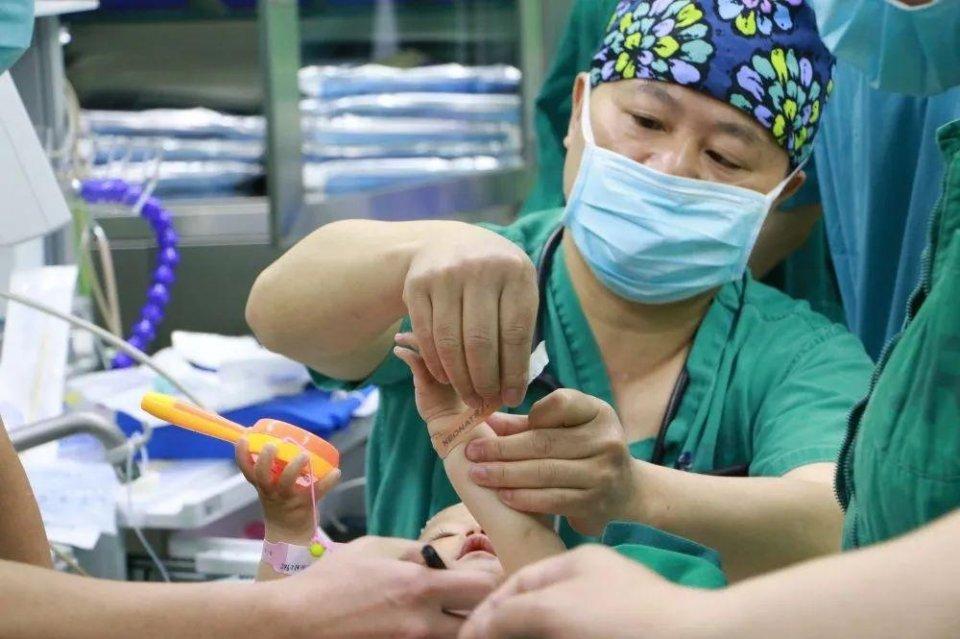 玛纳斯县妇婴监护型护送